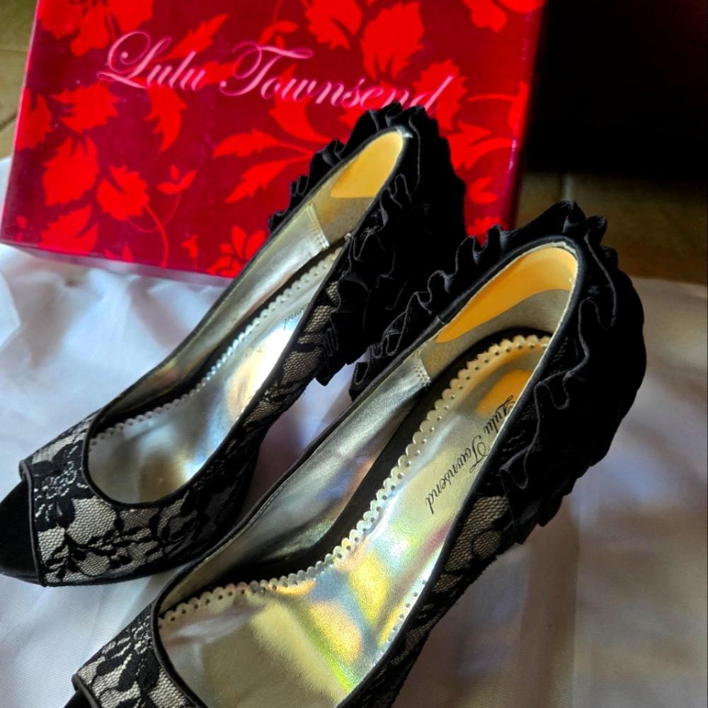 Elegant Black Lace Peep-Toe Heels